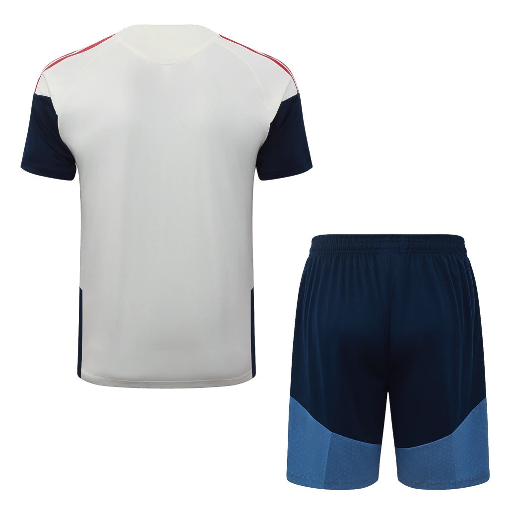 Conjunto Adidas Treino Bayern de Munique 2026/27 Bege