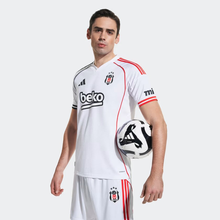 Camisa adidas Beşiktaş JK 2025/26 I